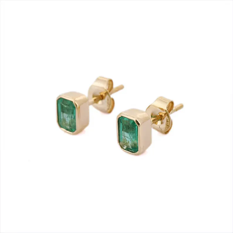18K Yellow Gold Emerald Stud