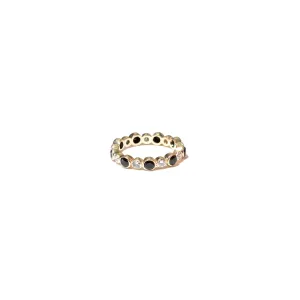 amy : alternating diamond eternity band